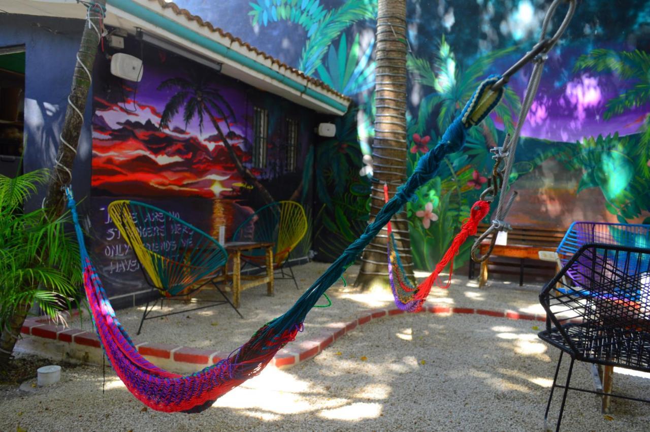 The Yak Hostel 신데 델 카르멘 외부 사진